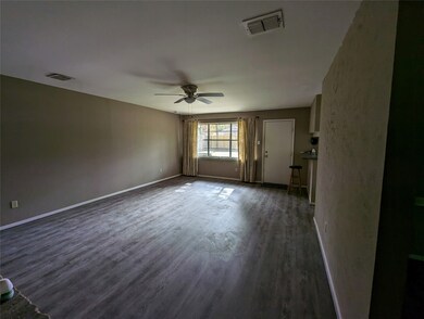4307 Lemon Tree Ln, Houston, TX 77088 - photo 4
