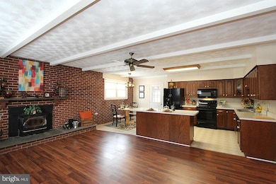 1301 Hornell Dr, Silver Spring, MD 20905 - photo 4