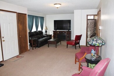 3101 E 26th St, Des Moines, IA 50317 - photo 2