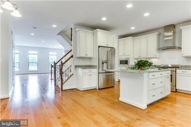 7967 Turtle Creek Cir unit 32, Gainesville, VA 20155 - photo 3