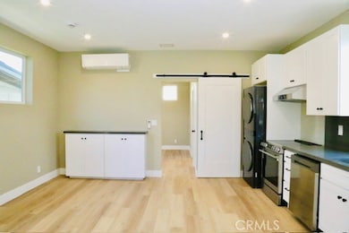 729 Center St unit C, Costa Mesa, CA 92627 - photo 2