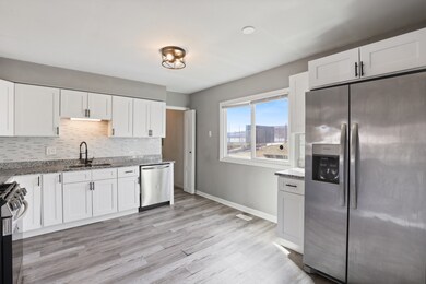 17220 Peach Grove Ln, Hazel Crest, IL 60429 - photo 6