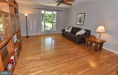 1084 Pemberton Ln, Lothian, MD 20711 - photo 5