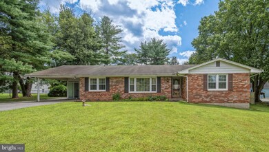 1523 Woodridge Ln, Sykesville, MD 21784 - photo 2