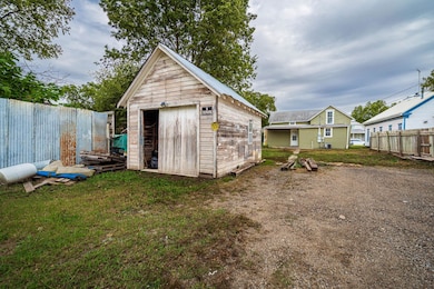 509 E 8th St, Concordia, KS 66901 - photo 3