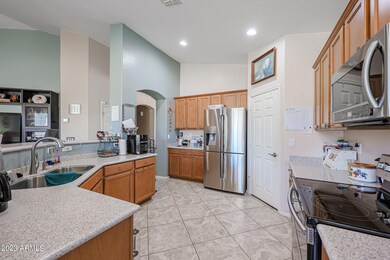 All appliances stay in kitchen