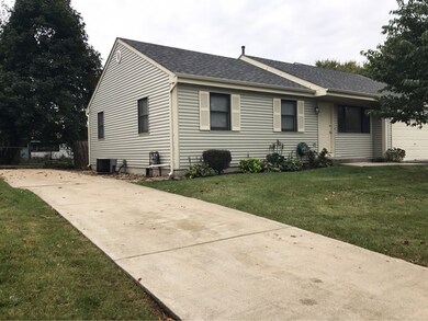 227 Bolz Rd, Carpentersville, IL 60110 - photo 2