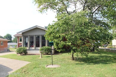 6208 Apex Dr, Louisville, KY 40219 - photo 3