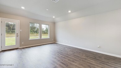 Longleaf - White - 7