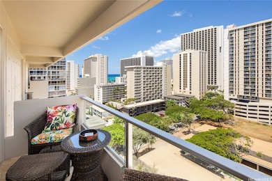 Small ocean and Waikiki Views