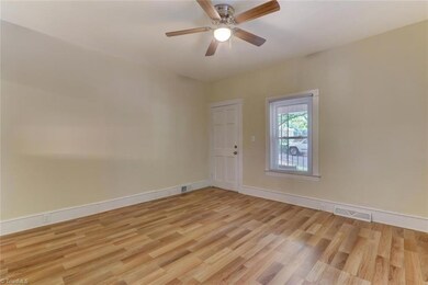 502 Mccoy St, Reidsville, NC 27320 - photo 6