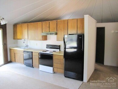 56811 Besson Rd, Bend, OR 97707 - photo 5