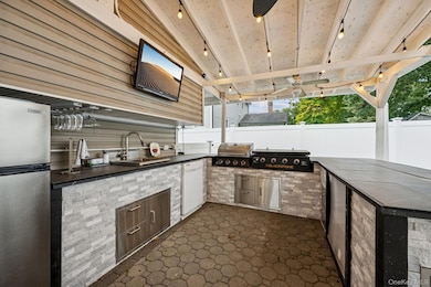 16 Larry Rd, Selden, NY 11784 - photo 3