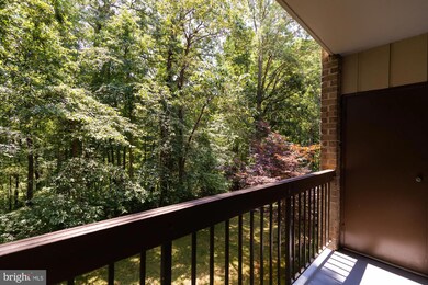 1670 Parkcrest Cir unit 201, Reston, VA 20190 - photo 2