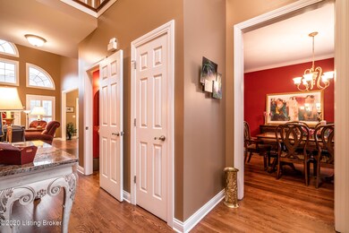 11047 Radleigh Ln, Louisville, KY 40291 - photo 3