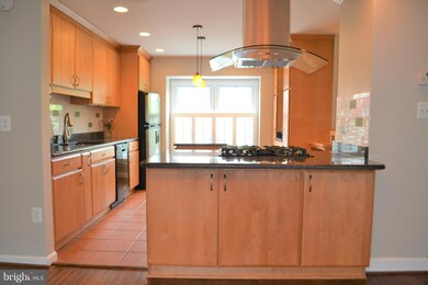 7763 Jewelweed Ct, Springfield, VA 22152 - photo 2