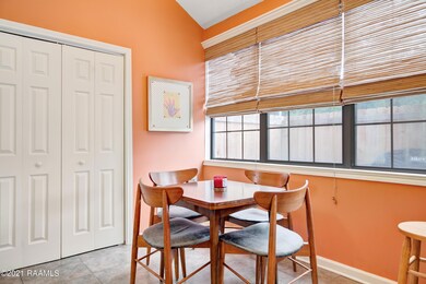 208 Yvonne St C -7