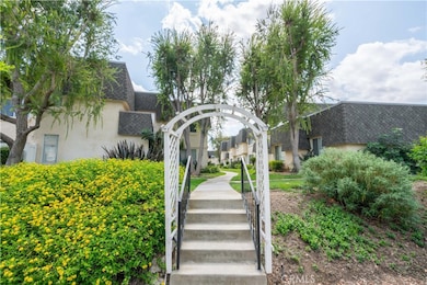 19036 Kittridge St unit 1, Reseda, CA 91335 - photo 4