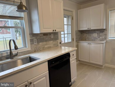 103 Perkasie Ave, Reading, PA 19609 - photo 6