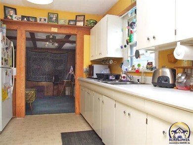 2212 SW Boswell Ct, Topeka, KS 66611 - photo 5