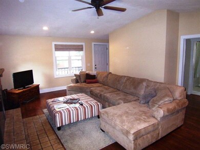 1214 Ridgeway St NE, Grand Rapids, MI 49505 - photo 4