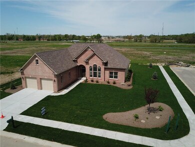 890 Meadowbrook Ln, Franklin, IN 46131 - photo 2