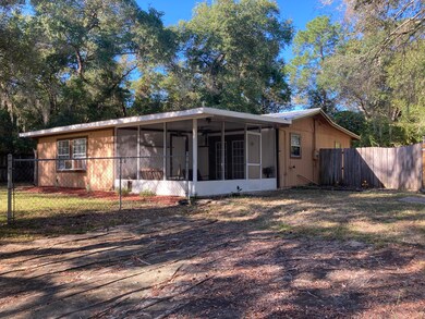 105 Orange Rd., Interlachen, Florida