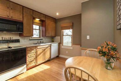 2805 45th St, Des Moines, IA 50310 - photo 5