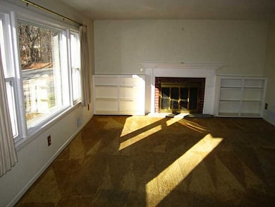 14 Tomahawk Ct, Warwick, RI 02886 - photo 5