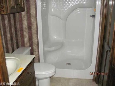 408 Woodpecker Rd, Purlear, NC 28665 - photo 5