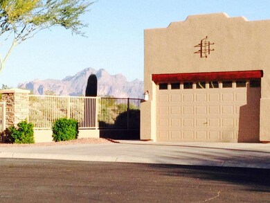 Front of Hm on culdesac lot w/mtn views