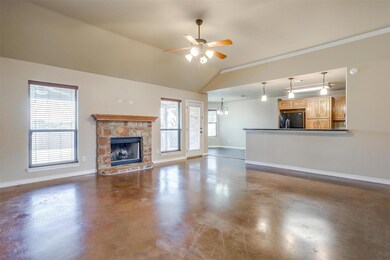 518 Crow Ave, Weatherford, TX 76085 - photo 2