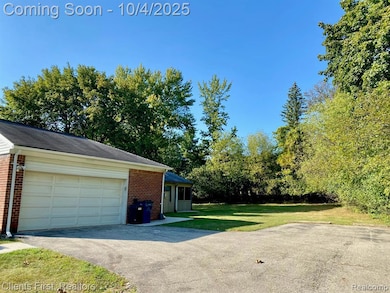 6040 Old Orchard Dr, Bloomfield Hills, MI 48301 - photo 3