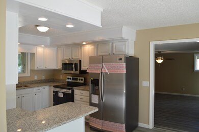 Granite top & Stainless Appliances