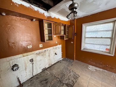 9926 S Luella Ave, Chicago, IL 60617 - photo 7