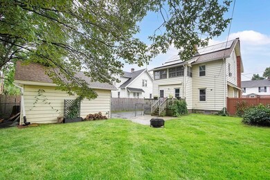 25 Meredith St, Springfield, MA 01108 - photo 2