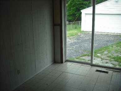 kit eating area
