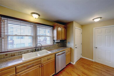 1603 Plainfield Pike unit E4, Johnston, RI 02919 - photo 4