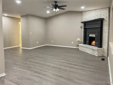 3001 S Ash Ct, Broken Arrow, OK 74012 - photo 6