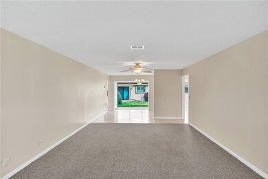 Freshly painted! tile/carpet in living areas