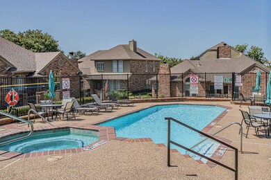 1227 Woodland Park Dr, Hurst, TX 76053 - photo 5