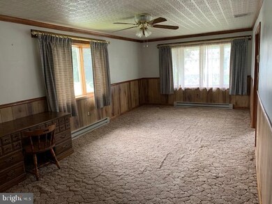 4356 Naylor Ln, Whitehall, PA 18052 - photo 5