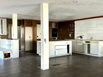 1115 Wheelock St, McComb, MS 39648 - photo 5