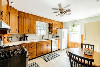 80 Albert St, West Springfield, MA 01089 - photo 7