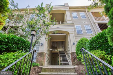 1025 Gardenview Loop unit 201, Woodbridge, VA 22191 - photo 3