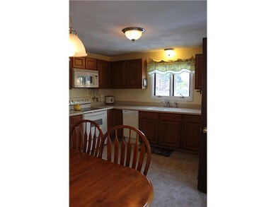 Kitchen. 15x 12.6 .. Door Entrance from Deck. Sile