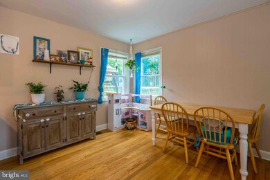 402 Lawrence Ave, Reading, PA 19609 - photo 5