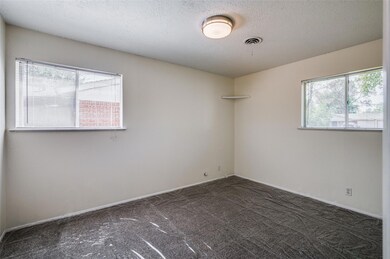 709 Brookfield Dr, Hurst, TX 76053 - photo 7