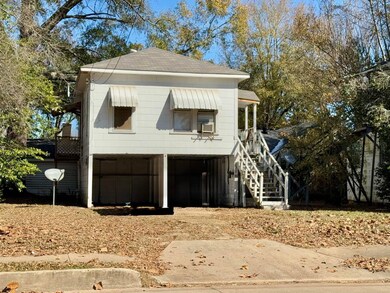 831 Chester