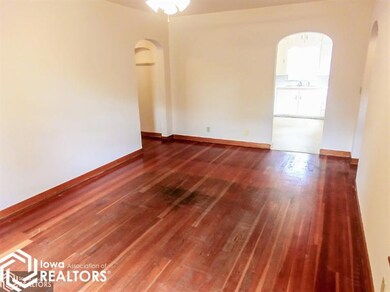 102 N 18th St, Marshalltown, IA 50158 - photo 5